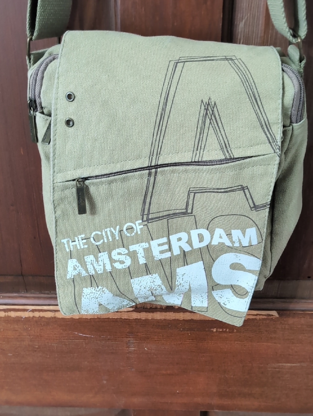 Robin Ruth Amsterdam Crossbody - Picture 2 of 9